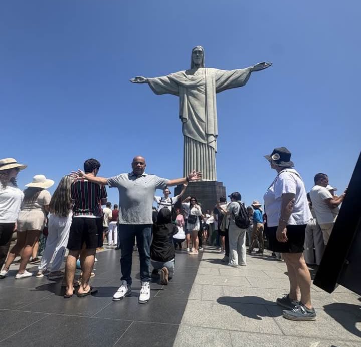 Carl Heastie parties in Rio with high-profile NY lobbyist, ex-Dallas Cowboy — but no one will admit who paid