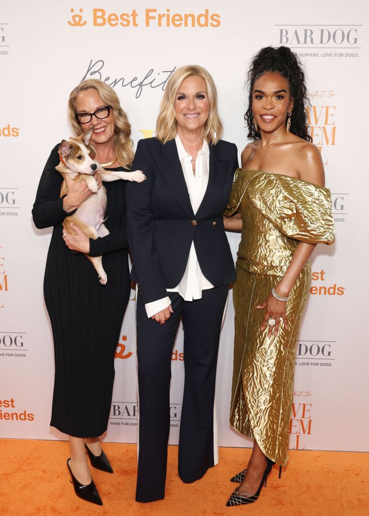 Trisha Yearwood, 62, shows off slim figure in rare red carpet appearance