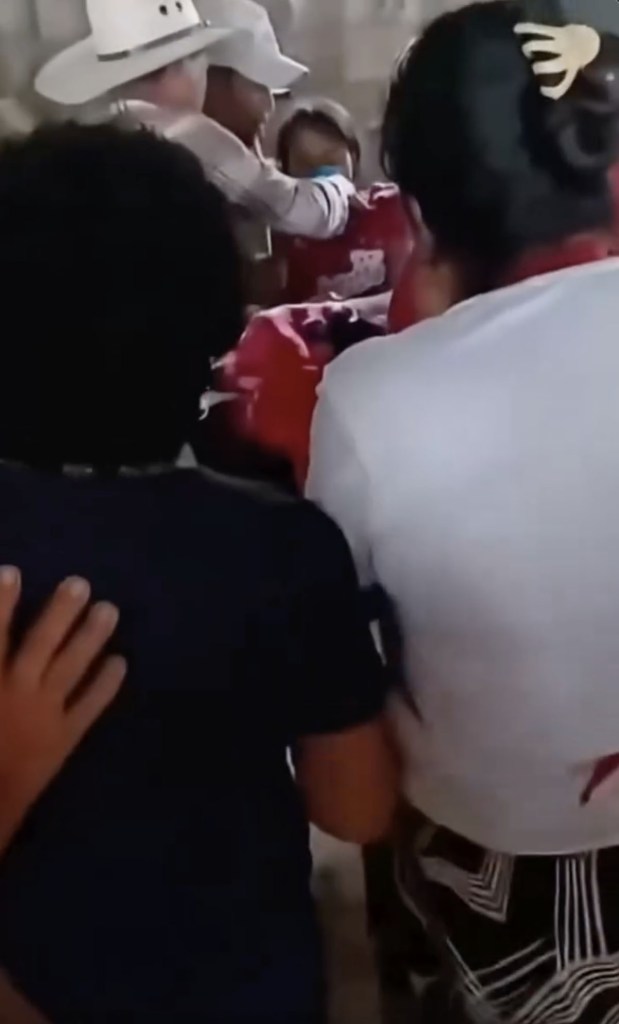 Teen wakes up in coffin at her own funeral, shocking mourners