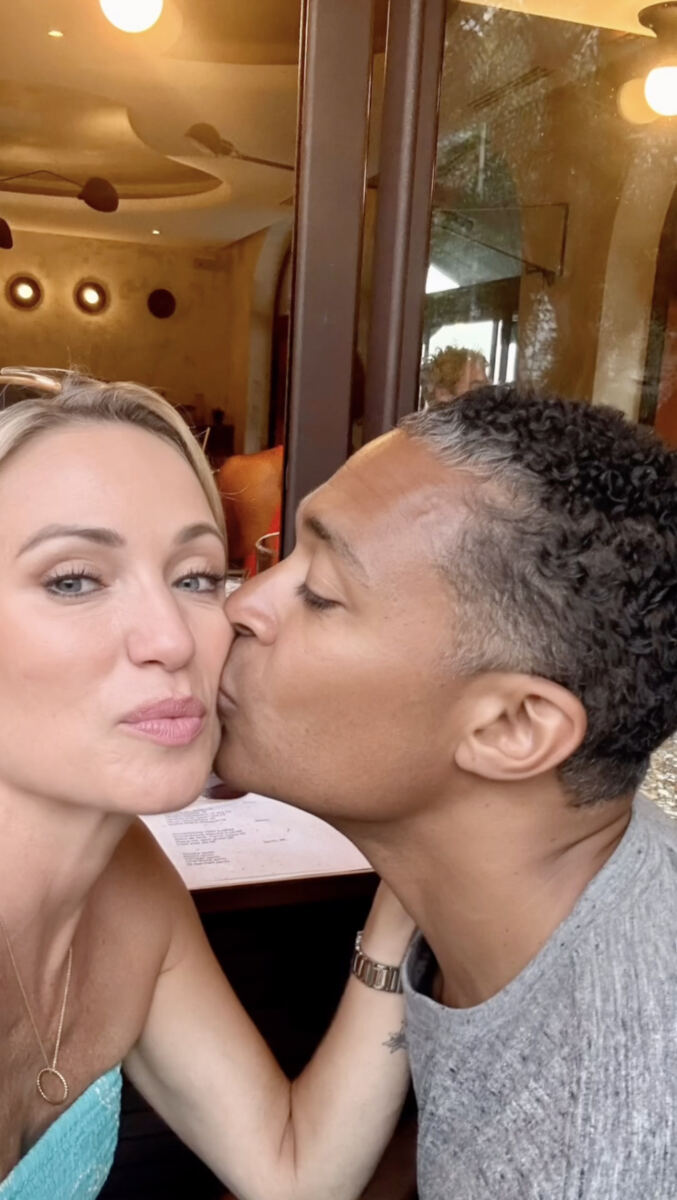 Amy Robach and T.J. Holmes marry in private Arkansas ceremony