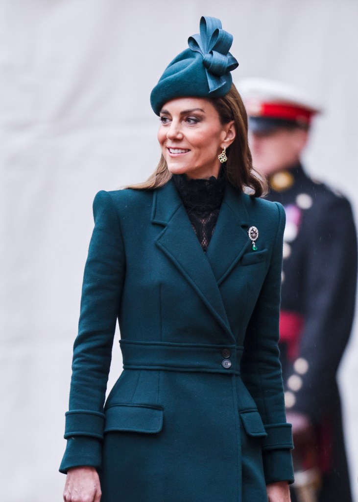 Kate Middleton glows in yellow keyhole gown and tiara at state banquet