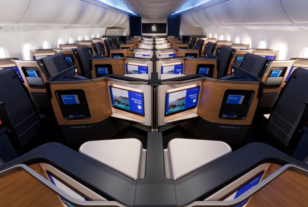 Man watches porn and masturbates in first class on United flight out of California — as woman speaks out