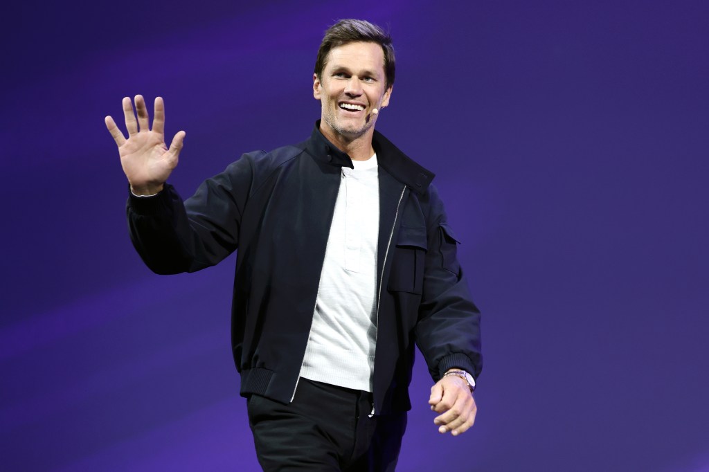 Tom Brady dating supermodel Candice Swanepoel: report
