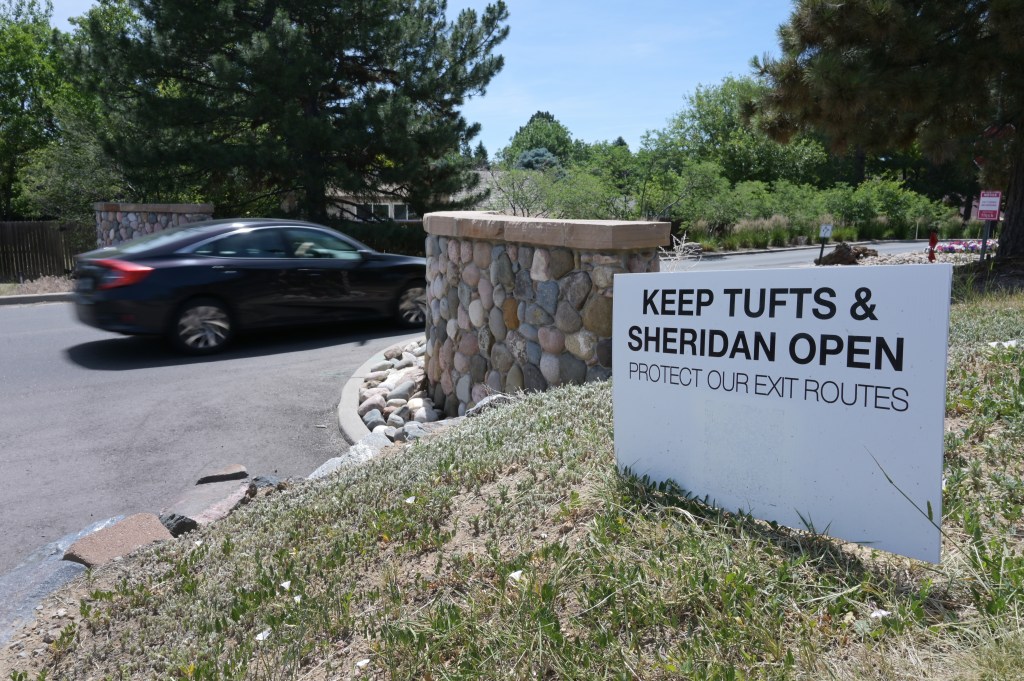 Colorado town votes to install gates at its entrances, threatening border war