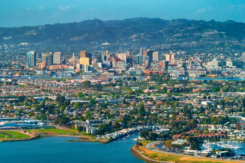 Famed comedian reveals he was targeted by criminals during short trip to notorious California city