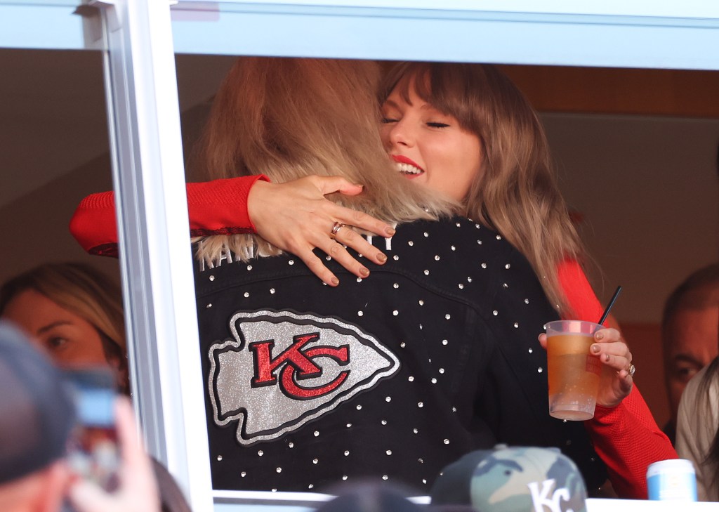 Taylor Swift hangs with Caitlin Clark, Este Haim as husband Travis Kelce’s Chiefs take on Chargers