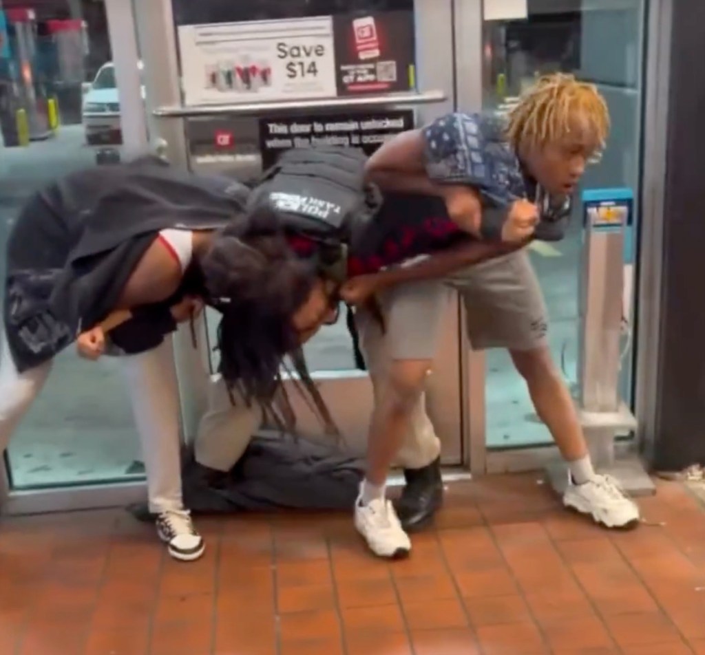 Shocking video shows women attacking off-duty cop at gas station