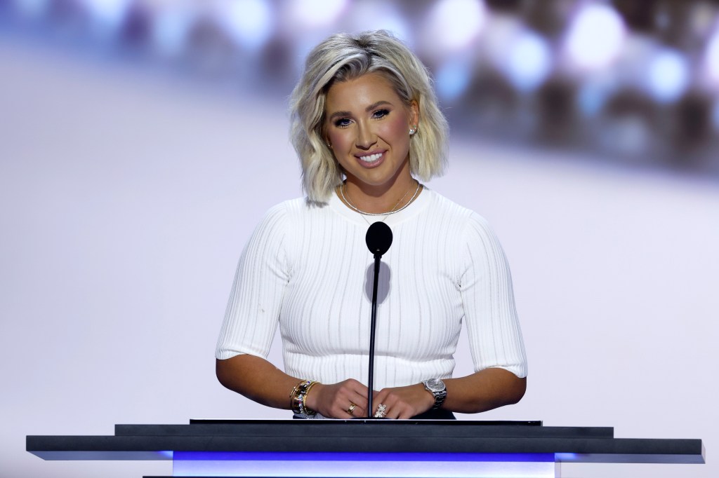 Pregnant Savannah Chrisley’s fiancé Jason Galanis was in prison with her dad Todd