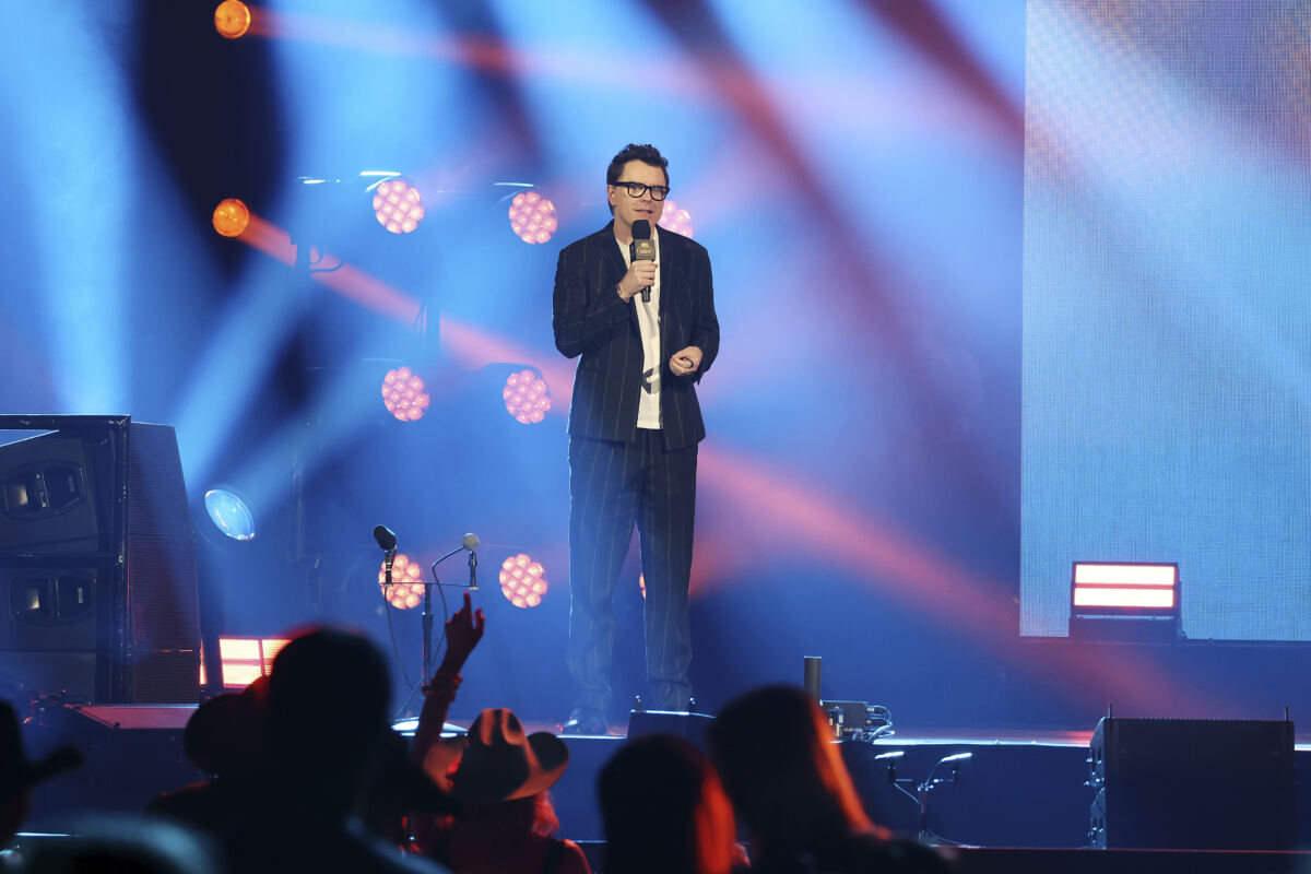 Bobby Bones raves over Shane Gillis’ controversial ‘SNL’ monologue: ‘So funny’