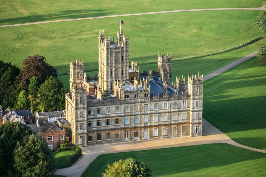 Having one of these 50 last names could mean you're related to the Royal Family