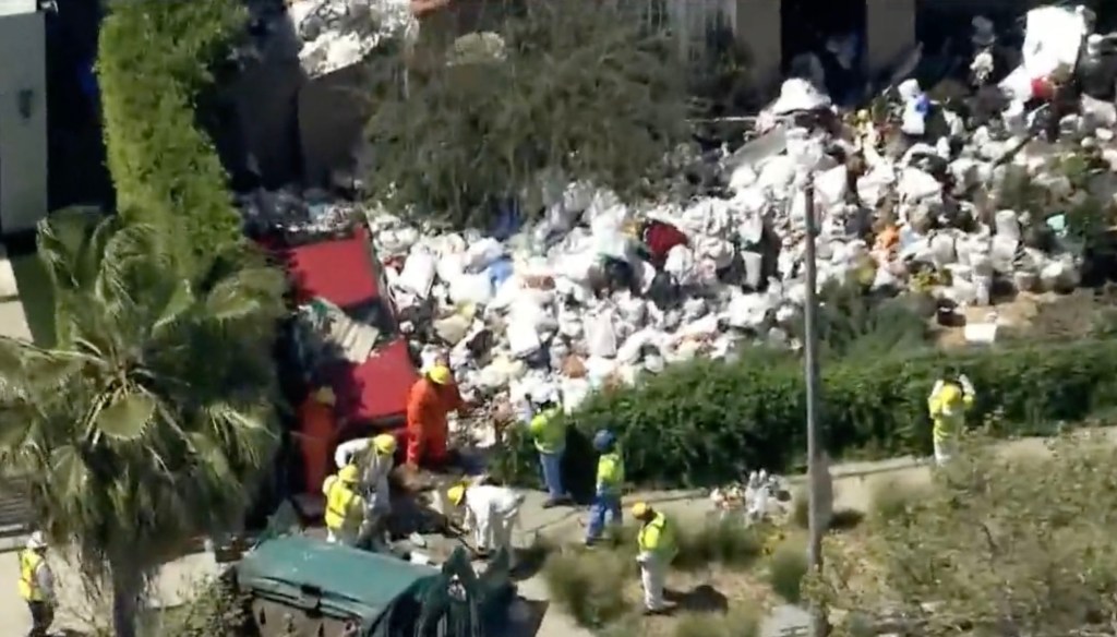 Notorious LA “trash house” sparks outrage again as new images reveal new mountains of debris: ‘This should be grounds for losing your house’