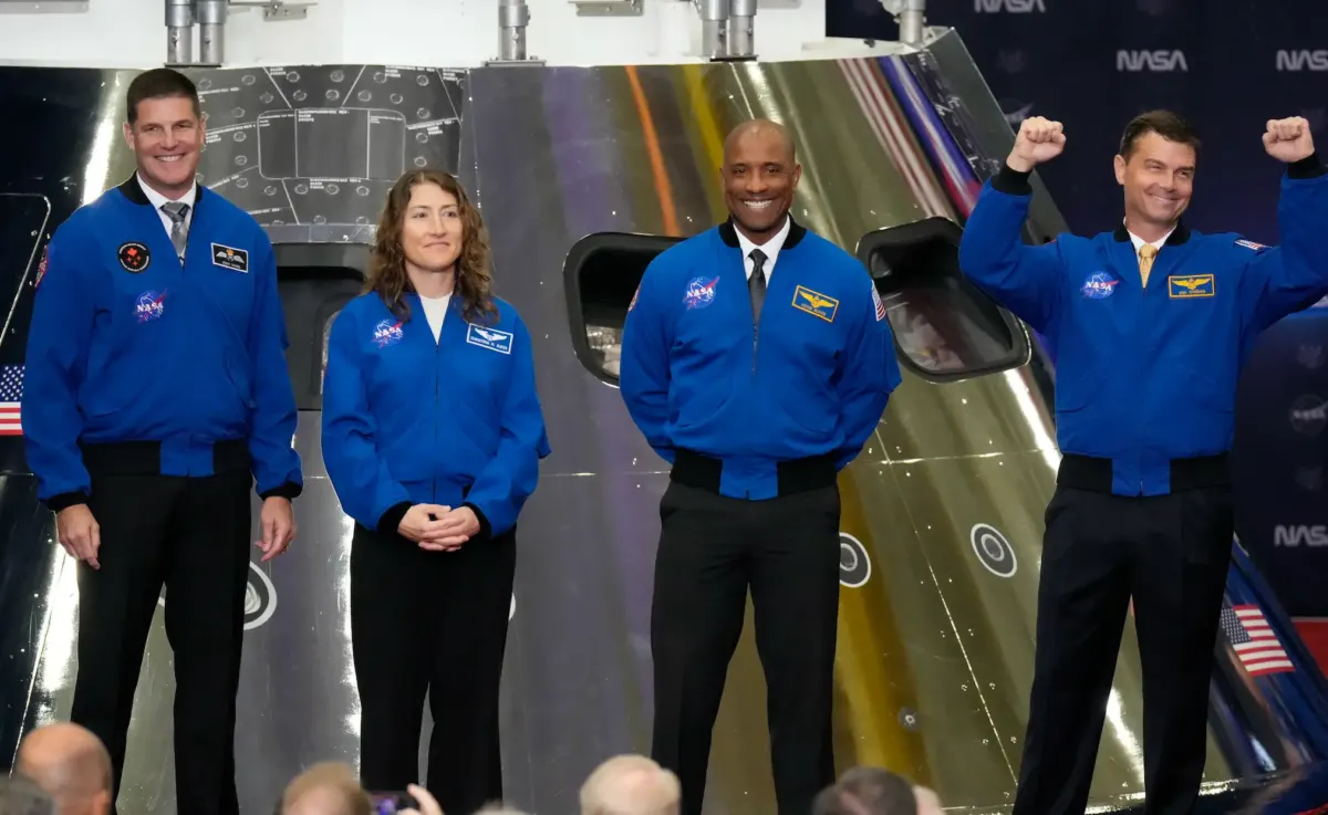 Terrifying moment astronaut thought he'd never make it home after traveling over dark side of Moon