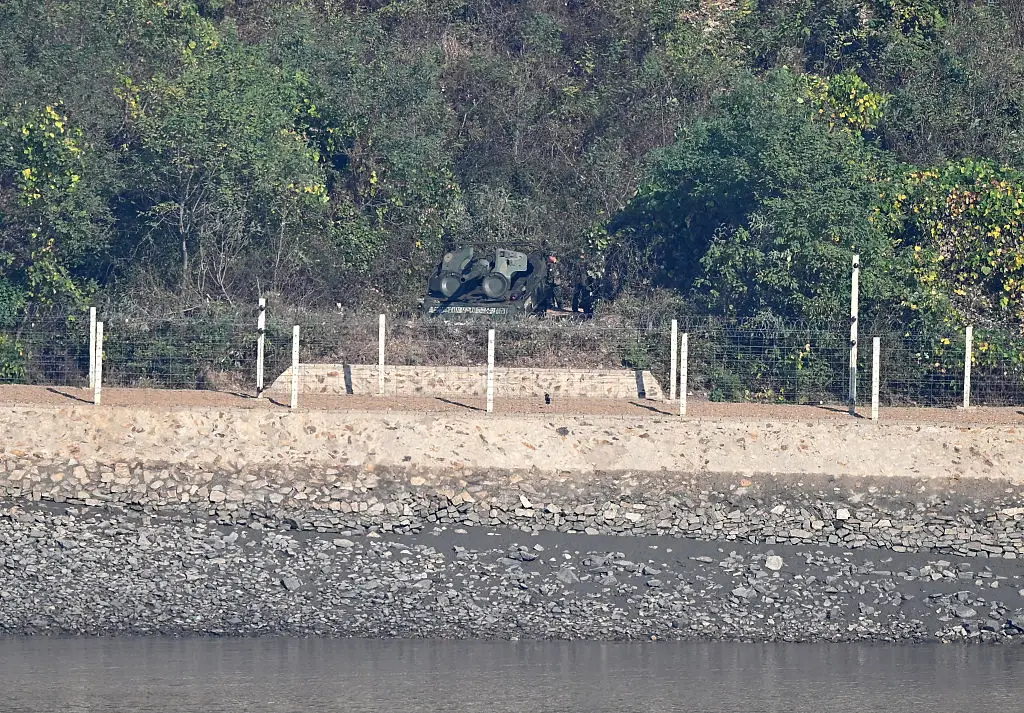 North Korea issues new tactic as guns are pointed towards the border with a chilling message to the US