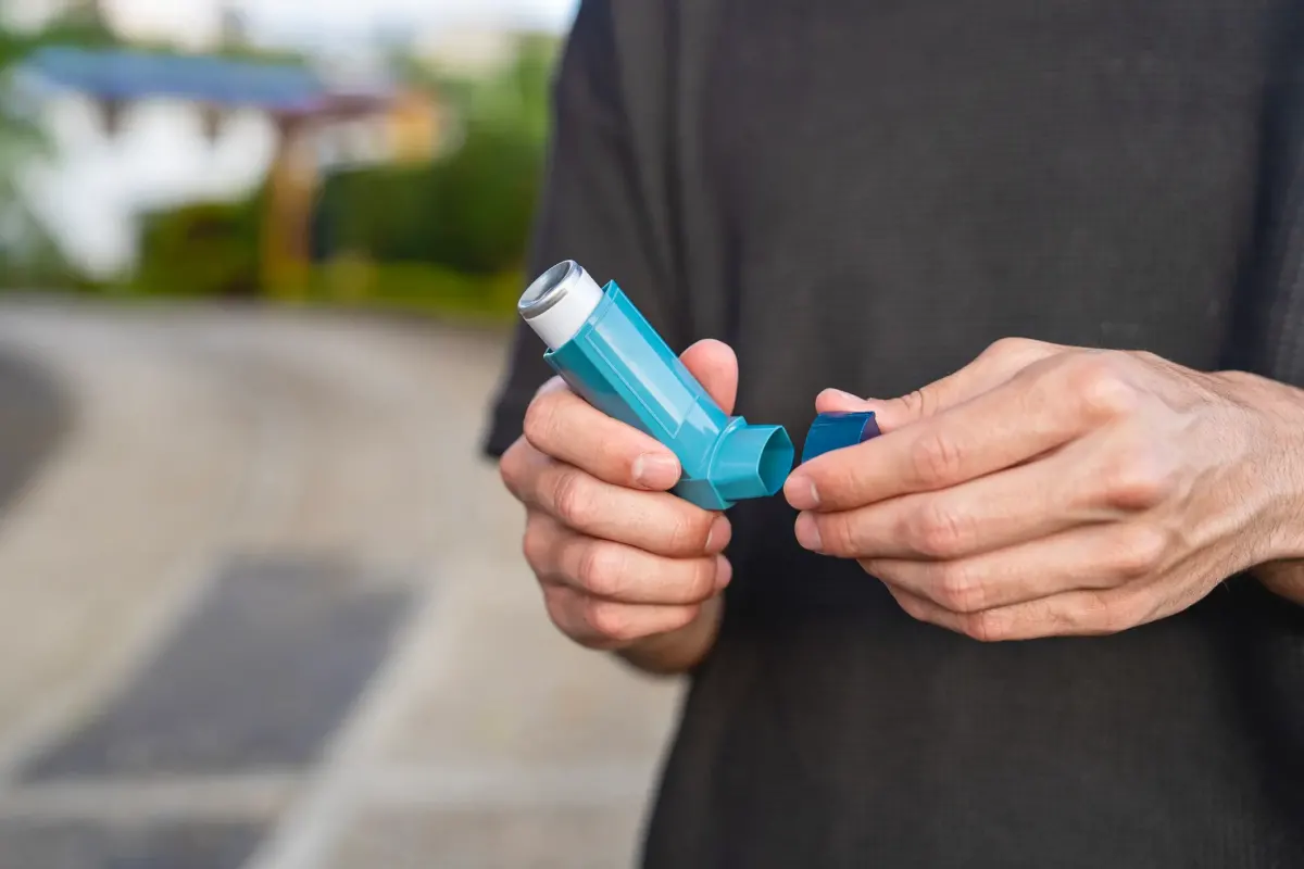Pharmacist shares 'serious red flag' warning to people using a blue inhaler this winter
