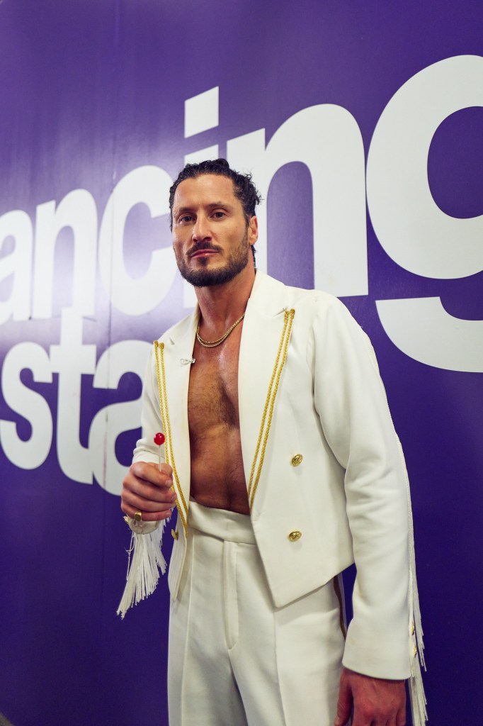 ‘DWTS’ pro Emma Slater claps back at criticism over boyfriend Alan Bersten replacing Val Chmerkovskiy