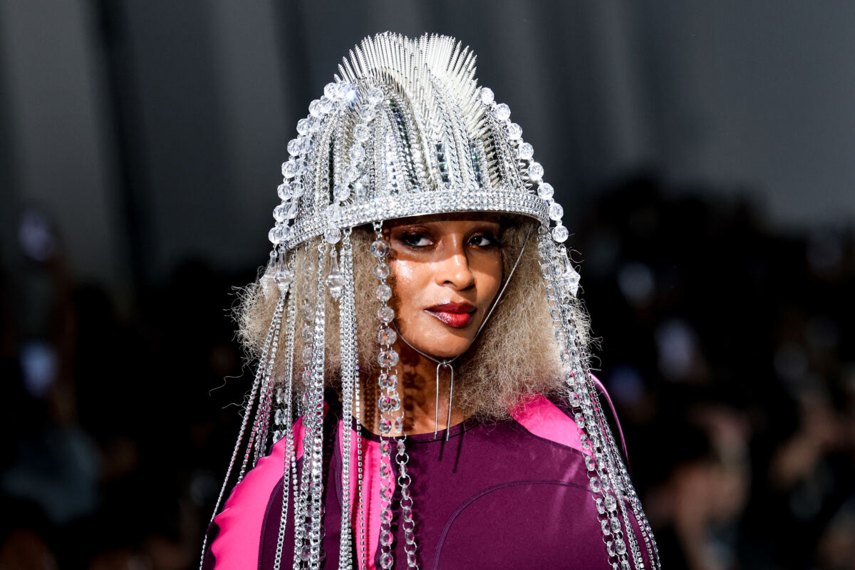 Pregnant Ciara bares growing baby bump while strutting Paris Fashion Week runway