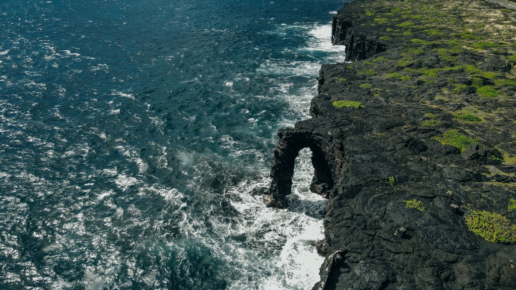Hawaii’s iconic Hōlei Sea Arch landmark collapses into ocean after 500 years