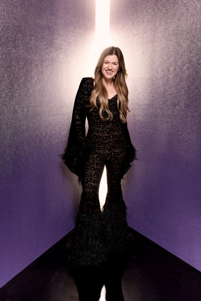 Brooklyn shop reached out to Kelly Clarkson ‘multiple’ times over mechanical bird feud